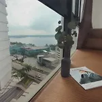 Danga Bay - 2Br Timber Lounge - Dryer - Netflix