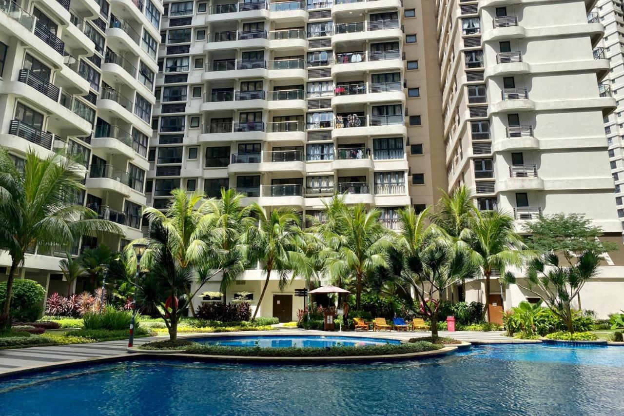 Apartemen Danga Bay - 2br Timber Lounge - Dryer - Netflix *
